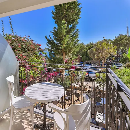 Livia Hotel 3*