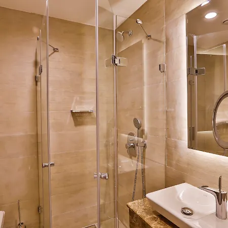 Livia Hotell 3*