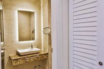 Hotell Livia 3*
