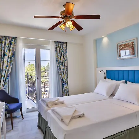 Livia Hotell 3*